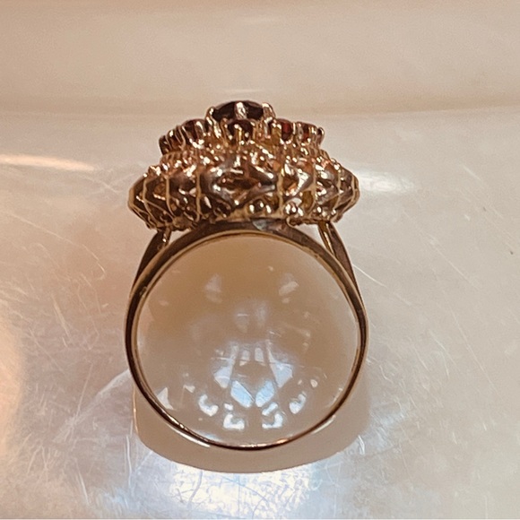 ♥️Stunning 375 Yellow Gold European Antique Filigree Garnet Dinner Ring! - Picture 4 of 16